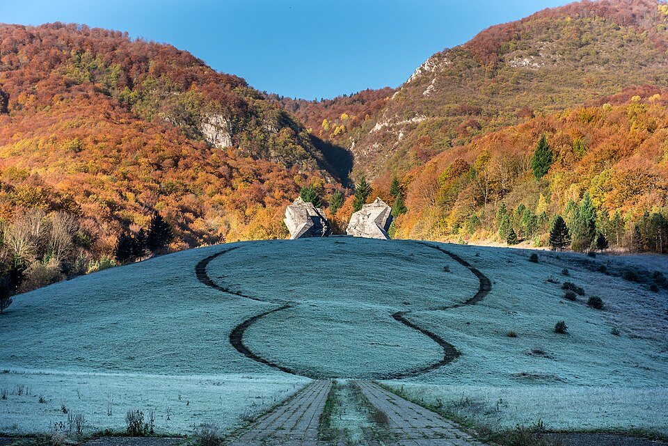 Tjentište memorial